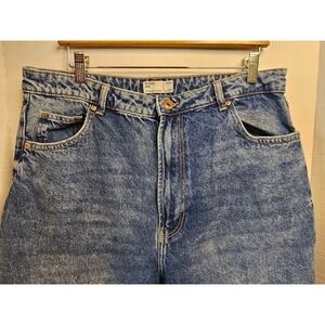 Women's Bershka Mom Jeans, Size 12, Blue Taper Leg No Stretch Medium Wash